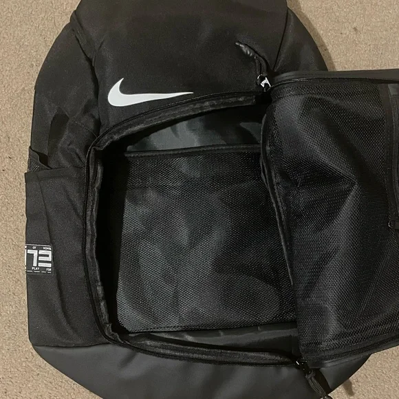 Nike Elite Backpack Black - Picture 3 of 4